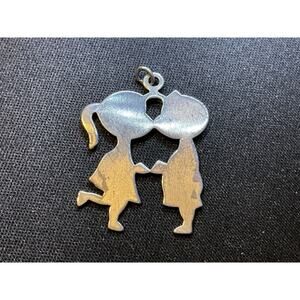 Vintage Beau Sterling Kissing Couple Pendant